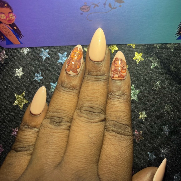 Boutique Sage Custom Press-On Nails - Cream and Gold - Picture 9 of 13